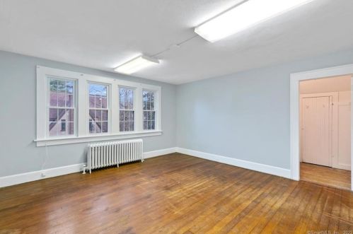 458 Main St, Meriden CT 06451-5090 exterior