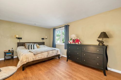 39 Frd Lndg Dr, Dover NH 03820-4552 exterior