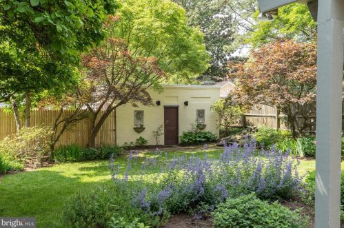 3524 Edmunds St, Washington DC 20007-1463 exterior