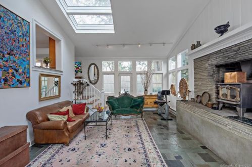 11 Dover Rd, Westport CT 06880-2627 exterior