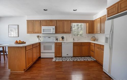 97 Holmes Rd, Ridgefield CT  06877-4303 exterior