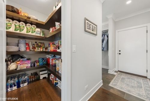 662 Parkside Ave, Elmhurst IL 60126-5029 exterior