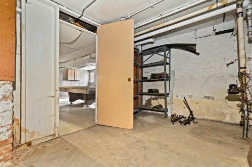 6417 Magnolia Ave, Chicago IL 60626-5306 exterior