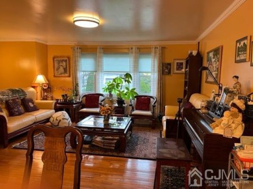 78 Bristol Rd, Piscataway, NJ 08854-3674