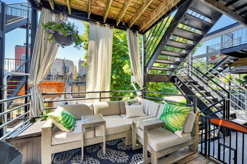 1054 Paulina St, Chicago IL 60622-3861 exterior