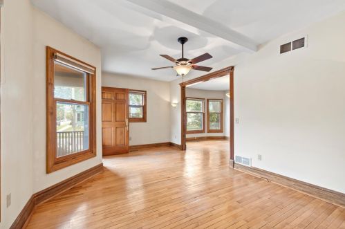 203 Lloyd St, Milwaukee, WI 53212-3303