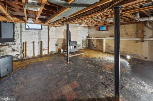 5 Fogarty Dr, Trenton NJ 08619-4320 exterior