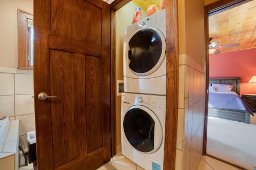 517 6 St, Duluth MN 55806-2411 exterior