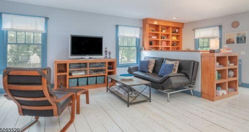 202 Lorraine Ave, Montclair NJ 07043-1915 exterior