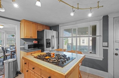 136 Tiogue Ave, Coventry, RI 02816-5247