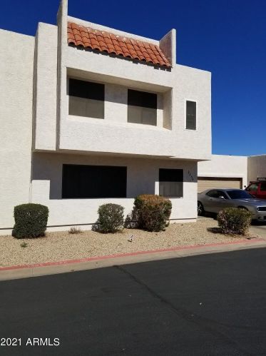 2534 Canyon Crest Cir, Phoenix, AZ 85023-4159