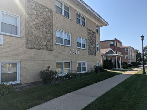 7307 Fullerton Ave, Chicago, IL 60707-2619