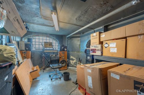 7728 East End Ave, Chicago IL 60649-4909 exterior