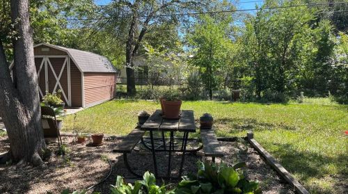 6105 Cary Dr, Austin TX 78757-3113 exterior