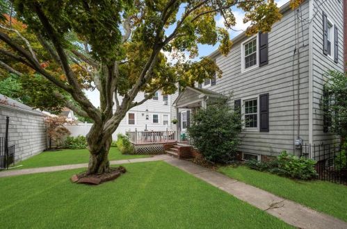 655 Pleasant Vly Pkwy, Providence RI 02908-4214 exterior