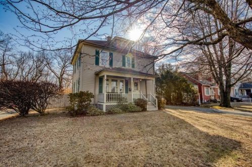 33 Santa Maria St, Springfield, MA 01104-1611