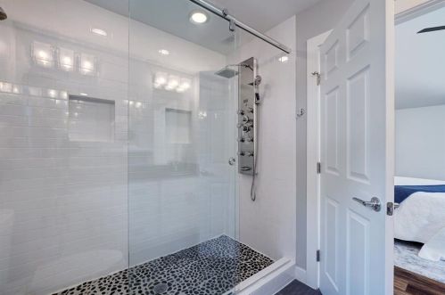 6107 Belfast Dr, Austin TX 78723-1117 exterior