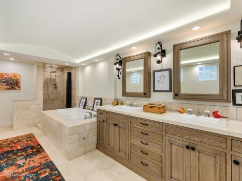 2222 Wayne Ave, Chicago IL 60614-1221 exterior