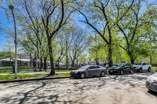 7328 Winchester Ave, Chicago IL 60626-1588 exterior