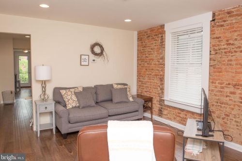 449 Chestnut St, Lancaster PA 17603-3400 exterior