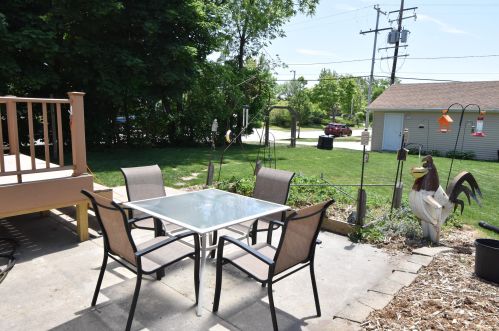 135 Martin Ln, Milwaukee WI 53207-4976 exterior