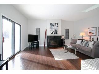 5527 Pompano Dr, Hopkins MN  55343-4135 exterior