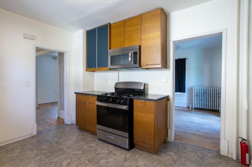 437 Fry St, Saint Paul MN 55104-2390 exterior