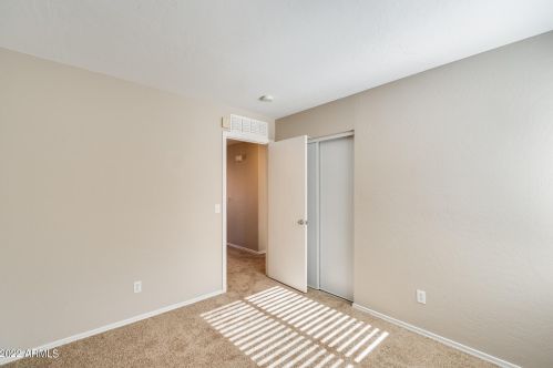 7104 31st Dr, Phoenix AZ  85041-9324 exterior