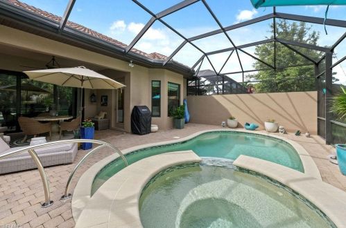 6565 Roma Way, Naples FL 34113-1722 exterior
