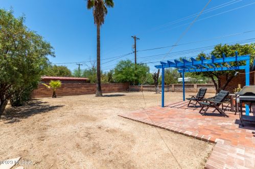 1211 Forgeus Ave, Tucson AZ  85716-3831 exterior