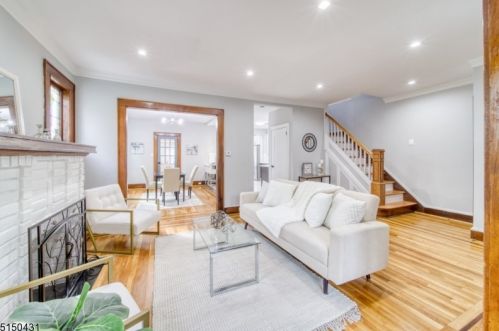 72 Hughes St, Maplewood NJ  07040-3304 exterior