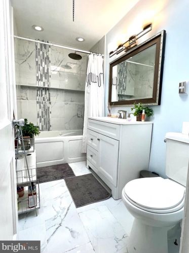 6339 Elmhurst St, Philadelphia PA 19111-5804 exterior