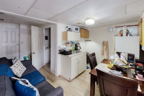 25 Merrick St, Worcester MA 01609-1837 exterior