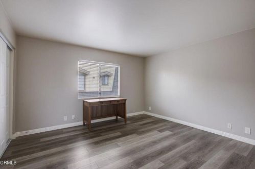 553 E St, Oxnard CA 93030-6983 exterior