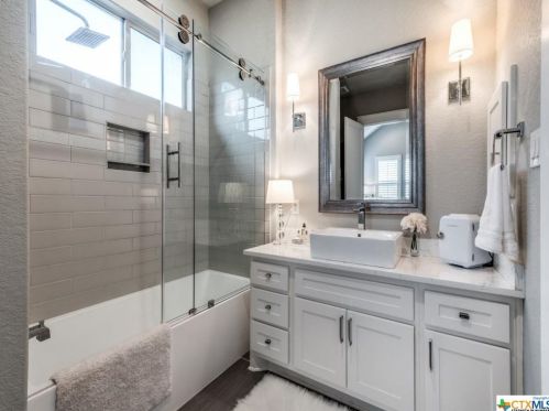 1306 Mystic Shr Blvd, Spring Branch TX 78070-5243 exterior