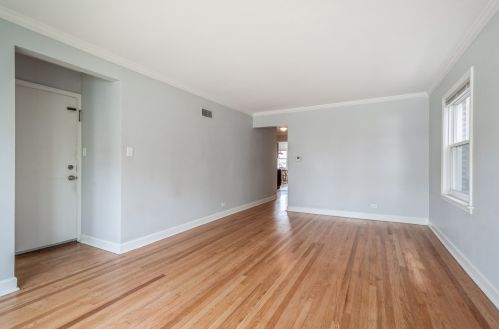 7415 Claremont Ave, Chicago IL 60645-1741 exterior