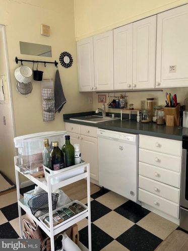 861 26th St, Philadelphia PA 19130-1823 exterior