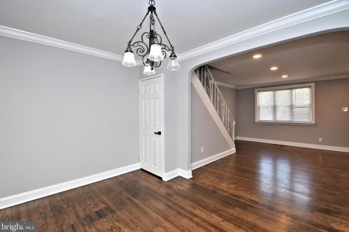 8721 Jackson St, Philadelphia PA 19145-2427 exterior