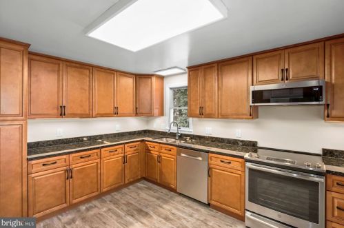 2115 Hanover St, Silver Spring MD 20910-2103 exterior