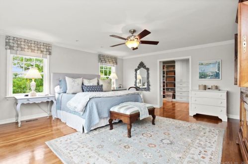 4 Hbr Vw Ave, Norwalk CT 06854-4822 exterior