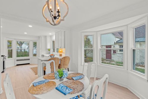 5110 Shoreland Ave, Milwaukee WI  53217-5541 exterior