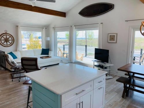 1548 Beach St, Meskegon MI  49441-1006 exterior