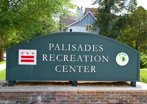 5018 Sherier Pl, Washington DC 20016-3328 exterior