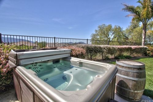 31929 Avenida Enrique, Temecula CA 92591-2145 exterior