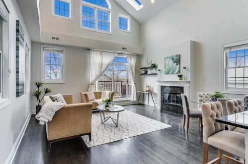 2838 Damen Ave, Chicago, IL 60618-8204