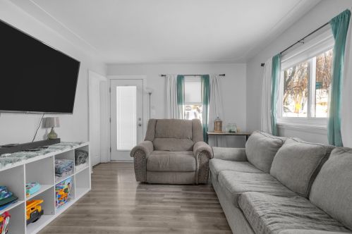 1224 Valley Ave, Grand Rapids MI 49504-2965 exterior