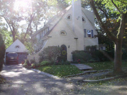 100 Day St, Newton, MA 02466-2922