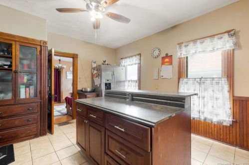 31 Trinity St, New Britain CT 06051-3417 exterior