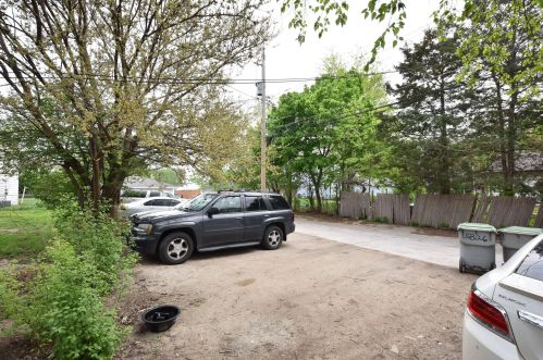 5826 93rd St, Milwaukee WI  53225-2713 exterior