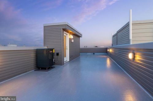 1720 22nd St, Philadelphia PA 19145-1943 exterior